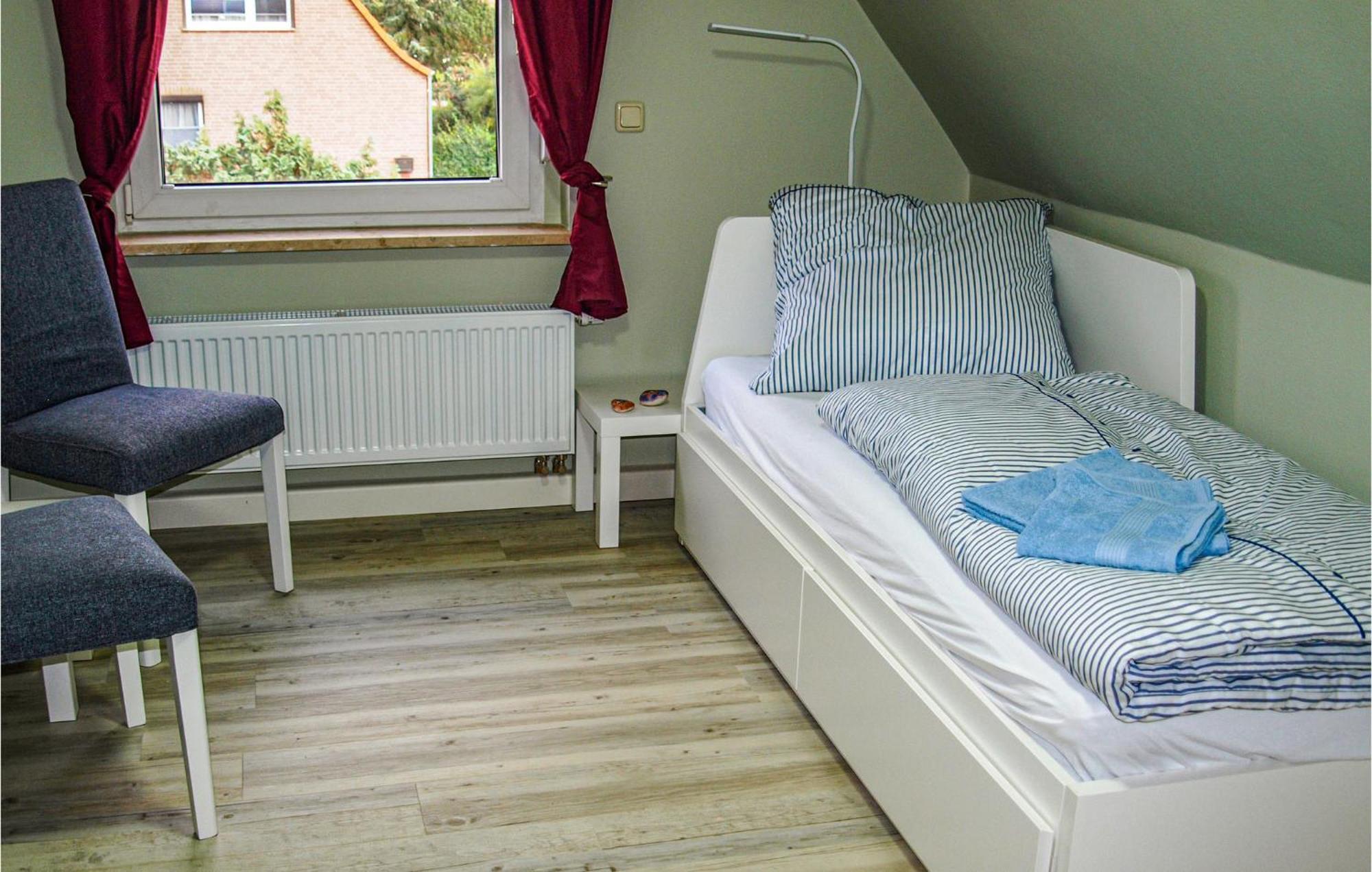 3 Bedroom Beautiful In * Neubrandenburg